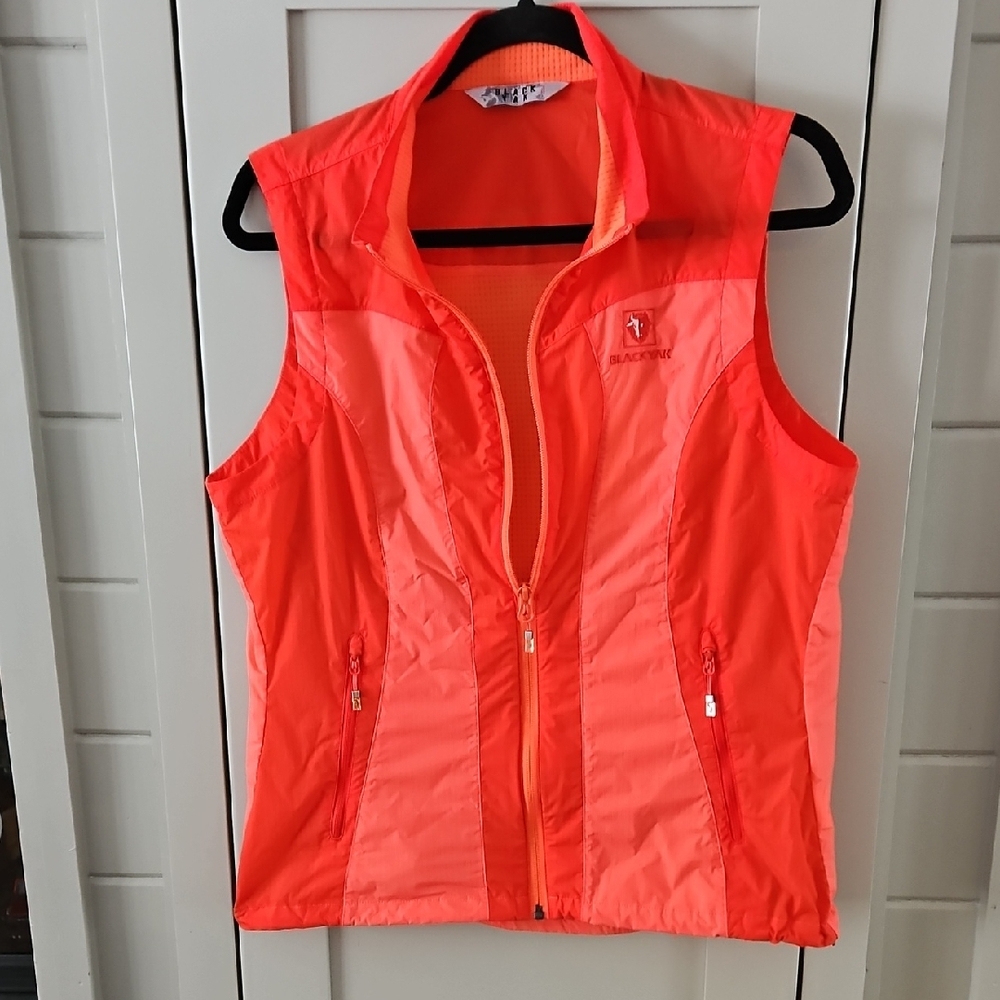 #119 Black Yak Women's Orange Zippered Pocketed  Vest Ptp 21